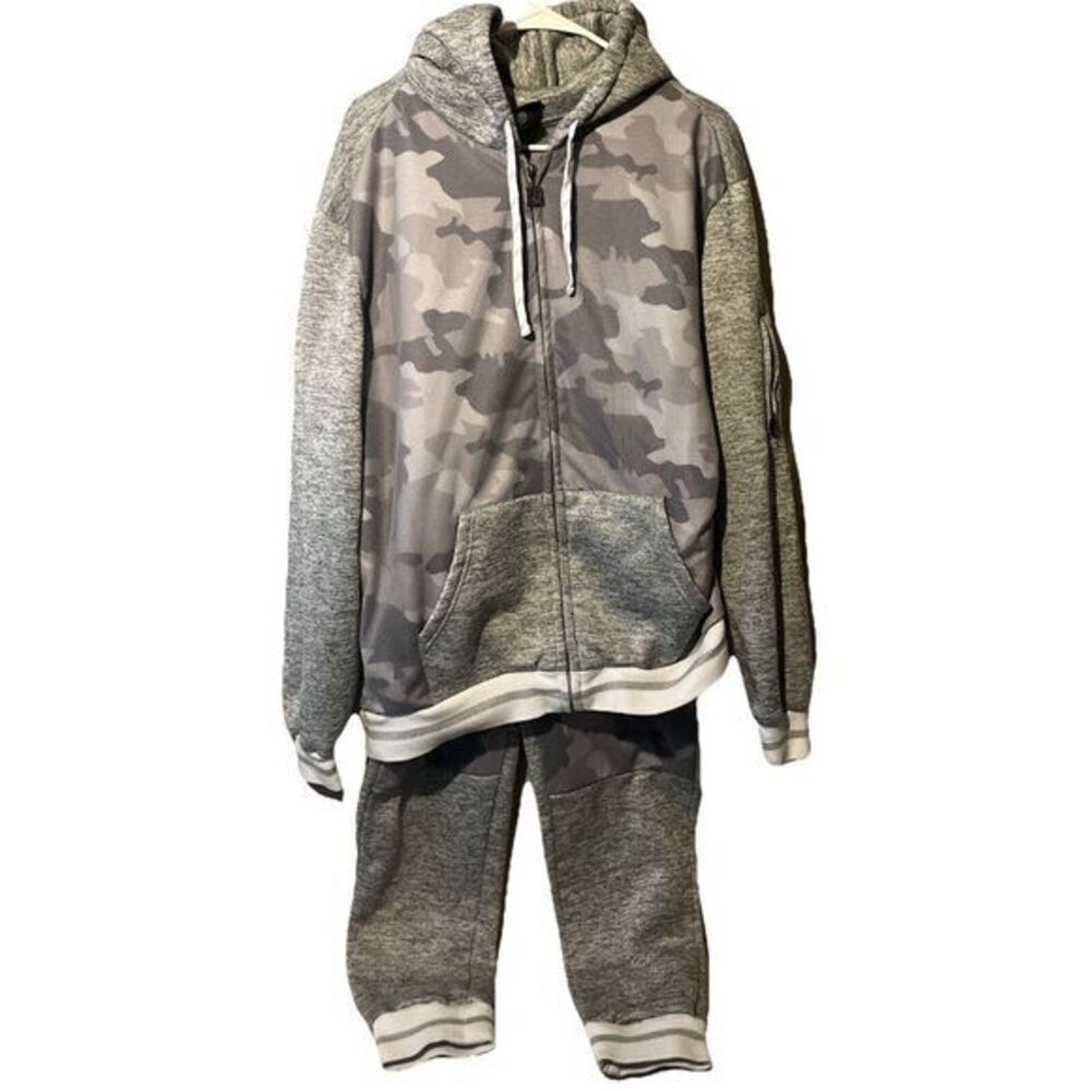 Red Ape Men's Large 2pc Track Suit Great Conditions Gray‎ Camo Design